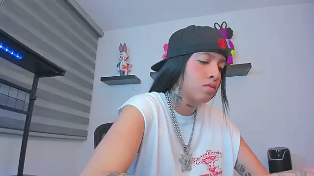 Snapshot of Gangster_Girl chatting on November 26, 2025, 11:05 pm Gangster Girl online show from November 26, 2025, 11:05 pm