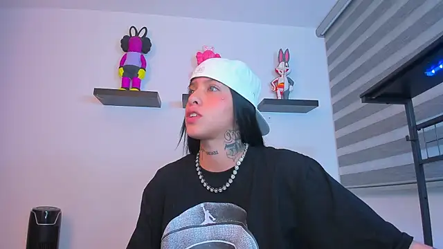 Snapshot of Gangster_Girl chatting on October 21, 2025, 7:19 am Gangster Girl online show from October 21, 2025, 7:19 am