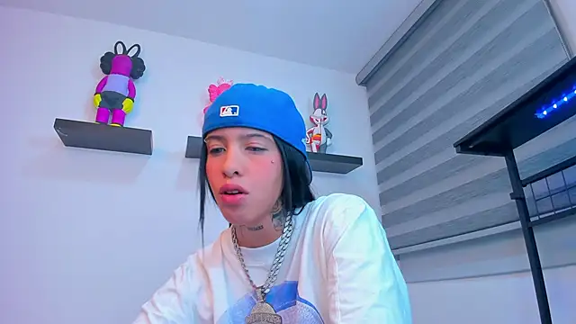 Snapshot of Gangster_Girl chatting on October 28, 2025, 1:17 am Gangster Girl online show from October 28, 2025, 1:17 am