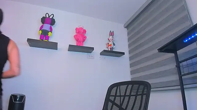 Snapshot of Gangster_Girl chatting on December 2, 2025, 5:20 am Gangster Girl online show from December 2, 2025, 5:20 am