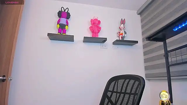 Gangster Girl online show from March 16, 2026, 5:26 am