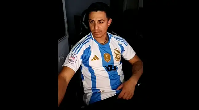 Snapshot of Ghostman89 chatting on January 5, 2025, 1:03 am Ghostman89 online show from January 5, 2025, 1:03 am