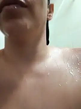 Snapshot of KatyLizz chatting on October 12, 2025, 10:11 pm KatyLizz online show from October 12, 2025, 10:11 pm