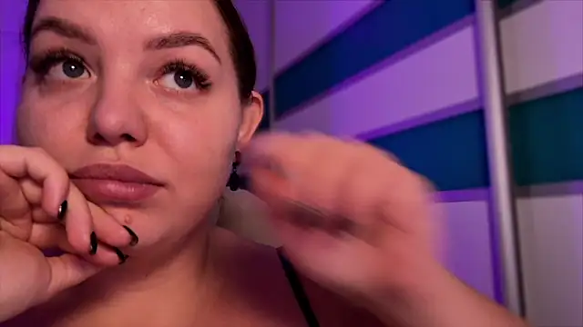 Snapshot of courteous_raspberrry chatting on October 9, 2025, 12:38 pm courteous raspberrry online show from October 9, 2025, 12:38 pm