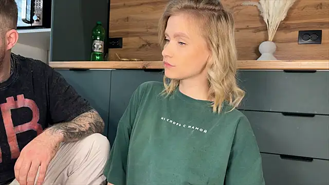 Adelovenick online show from April 2, 2026, 8:10 am