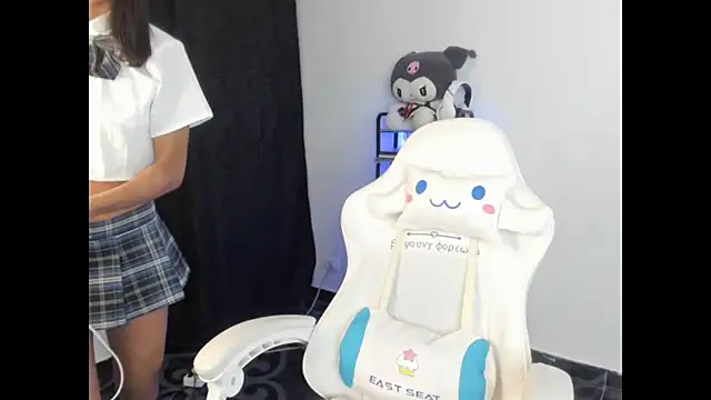 meganthompsonn22 online show from April 2, 2026, 6:09 am