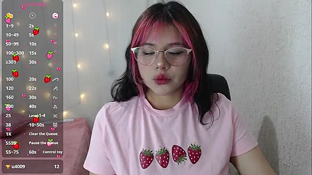 Snapshot of mixie_cute chatting on January 26, 2025, 8:45 pm mixie cute online show from January 26, 2025, 8:45 pm