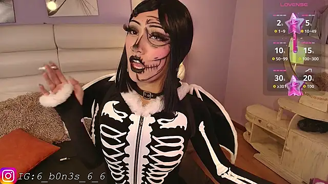 Snapshot of Effy_Corpse chatting on October 8, 2025, 5:20 am Effy Corpse online show from October 8, 2025, 5:20 am