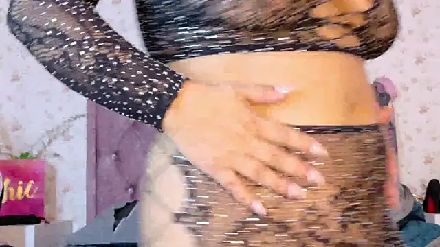 AvrillThomas online show from November 15, 2025, 4:22 pm