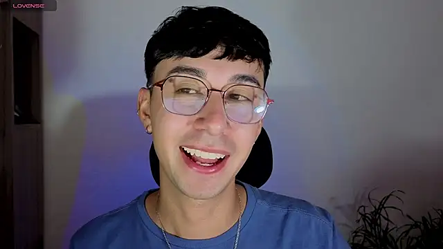 Snapshot of cameron_cum chatting on October 9, 2025, 5:02 pm cameron cum online show from October 9, 2025, 5:02 pm