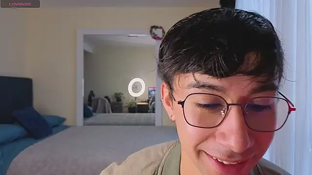 Snapshot of cameron_cum chatting on December 3, 2025, 11:09 am cameron cum online show from December 3, 2025, 11:09 am