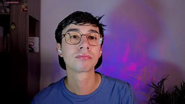 Snapshot of cameron_cum chatting on September 19, 2025, 11:36 am cameron cum online show from September 19, 2025, 11:36 am