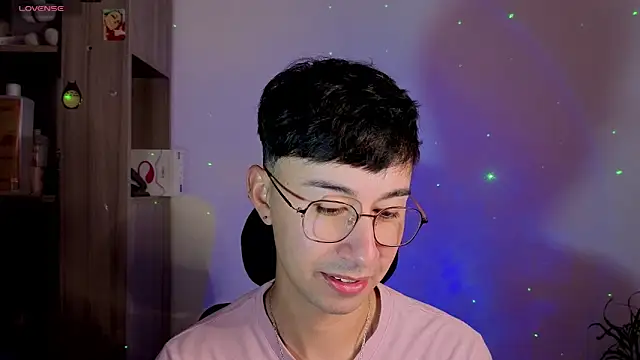 Snapshot of cameron_cum chatting on October 2, 2025, 12:19 pm cameron cum online show from October 2, 2025, 12:19 pm