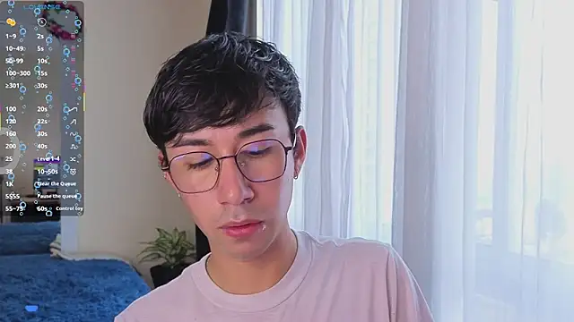 Snapshot of cameron_cum chatting on December 19, 2025, 11:45 am cameron cum online show from December 19, 2025, 11:45 am