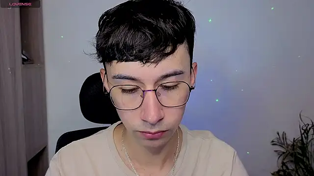 Snapshot of cameron_cum chatting on October 16, 2025, 1:52 pm cameron cum online show from October 16, 2025, 1:52 pm