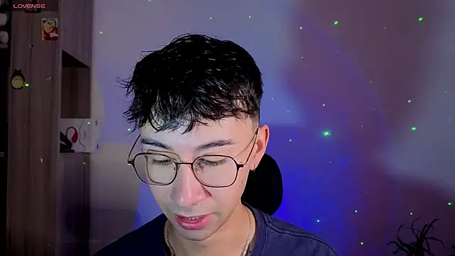 Snapshot of cameron_cum chatting on October 3, 2025, 12:28 pm cameron cum online show from October 3, 2025, 12:28 pm