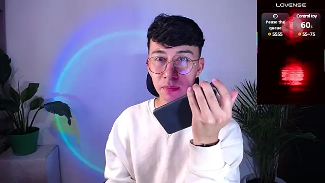 Snapshot of cameron_cum chatting on March 7, 2025, 5:49 pm cameron cum online show from March 7, 2025, 5:49 pm