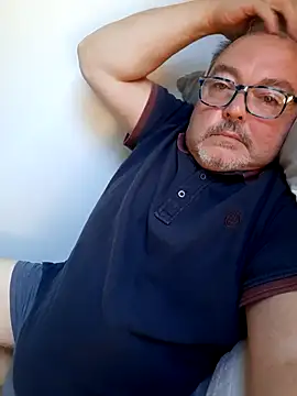 bluangelo online show from November 14, 2025, 1:59 pm