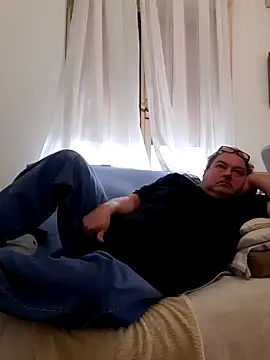 bluangelo online show from March 12, 2025, 12:36 pm