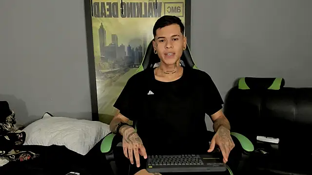 Snapshot of jamesinked_ chatting on March 12, 2025, 8:09 pm jamesinked online show from March 12, 2025, 8:09 pm