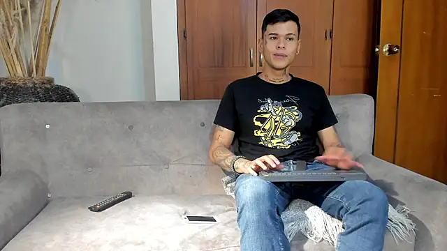 Snapshot of jamesinked_ chatting on November 8, 2025, 3:21 am jamesinked online show from November 8, 2025, 3:21 am