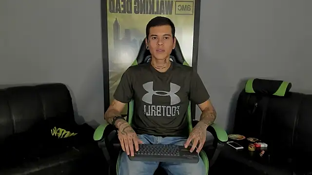 Snapshot of jamesinked_ chatting on February 10, 2025, 10:40 pm jamesinked online show from February 10, 2025, 10:40 pm