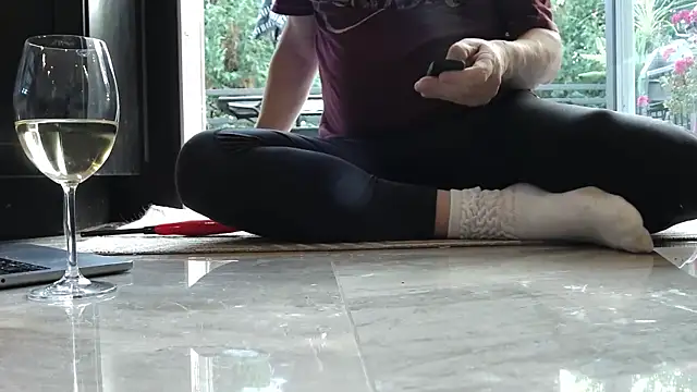 Snapshot of Toy-Daddy chatting on October 18, 2025, 9:06 pm Toy-Daddy online show from October 18, 2025, 9:06 pm