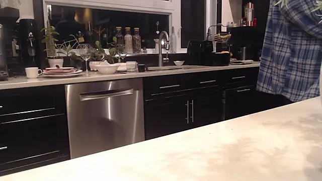 Snapshot of Toy-Daddy chatting on October 20, 2025, 10:32 pm Toy-Daddy online show from October 20, 2025, 10:32 pm