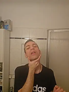 Snapshot of nickdtr chatting on December 22, 2025, 11:05 pm nickdtr online show from December 22, 2025, 11:05 pm