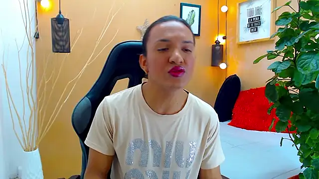 Snapshot of aslyhernandez_7 chatting on September 17, 2025, 12:07 pm aslyhernandez 7 online show from September 17, 2025, 12:07 pm