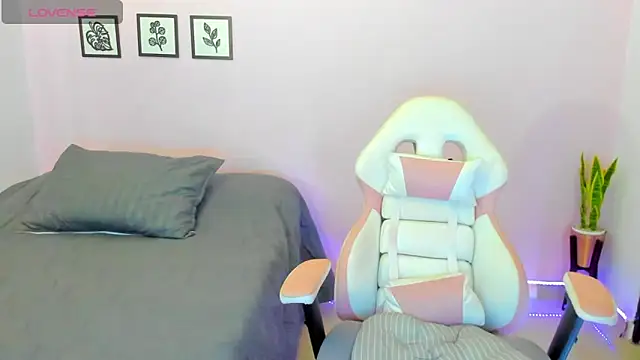 sophie pazz online show from March 19, 2026, 10:21 pm