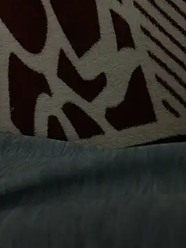 beautiful hands  online show from March 26, 2026, 11:13 pm