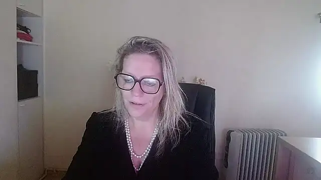Snapshot of Silkesquirt chatting on October 15, 2025, 7:16 am Silkesquirt online show from October 15, 2025, 7:16 am