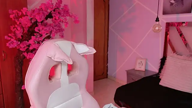 Elith noa online show from October 11, 2025, 7:26 pm