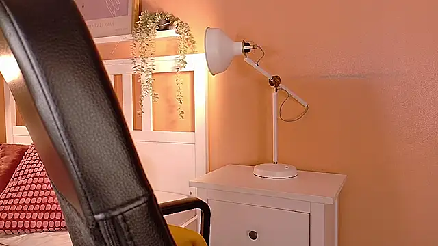 briannajackson  online show from October 11, 2025, 11:44 am