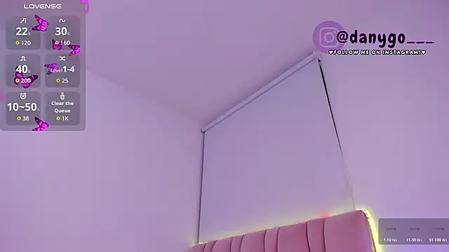 Snapshot of ZarianaEvanz chatting on November 21, 2025, 11:26 pm ZarianaEvanz online show from November 21, 2025, 11:26 pm