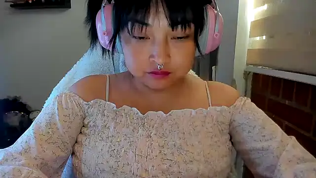 Snapshot of Shaddycute_ chatting on June 24, 2026, 4:16 pm Shaddycute online show from June 24, 2026, 4:16 pm