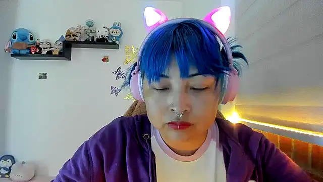 Shaddycute  online show from November 5, 2025, 3:59 pm