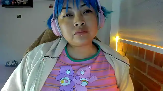 Shaddycute  online show from December 4, 2025, 1:48 am