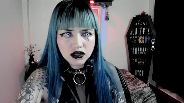 Snapshot of DimmuandDarkness chatting on May 16, 2026, 6:40 pm DimmuandDarkness online show from May 16, 2026, 6:40 pm