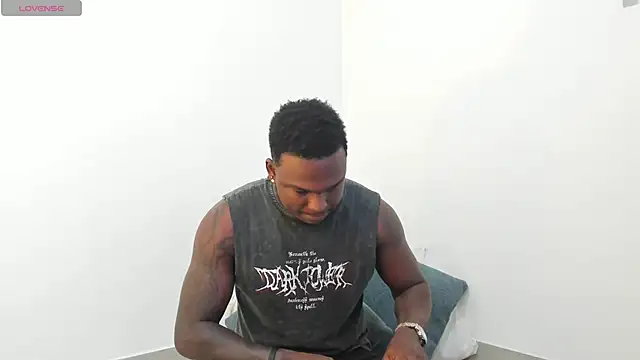 Snapshot of Troykhalil chatting on November 10, 2025, 11:21 pm Troykhalil online show from November 10, 2025, 11:21 pm