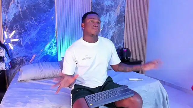 Snapshot of Troykhalil chatting on October 6, 2025, 10:21 pm Troykhalil online show from October 6, 2025, 10:21 pm