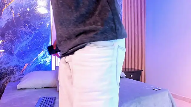 Snapshot of Troykhalil chatting on October 14, 2025, 9:36 pm Troykhalil online show from October 14, 2025, 9:36 pm