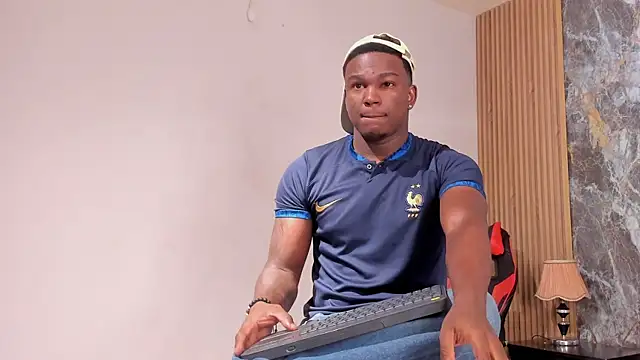 Snapshot of Troykhalil chatting on September 9, 2025, 11:58 pm Troykhalil online show from September 9, 2025, 11:58 pm