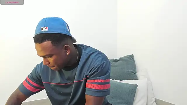 Snapshot of Troykhalil chatting on November 13, 2025, 10:46 pm Troykhalil online show from November 13, 2025, 10:46 pm