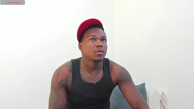 Snapshot of Troykhalil chatting on November 11, 2025, 9:20 pm Troykhalil online show from November 11, 2025, 9:20 pm