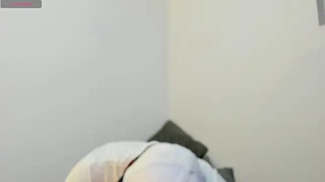 Snapshot of Troykhalil chatting on November 30, 2025, 12:11 am Troykhalil online show from November 30, 2025, 12:11 am