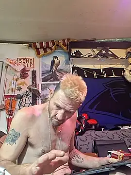 gettinit2wice online show from October 25, 2025, 1:23 pm