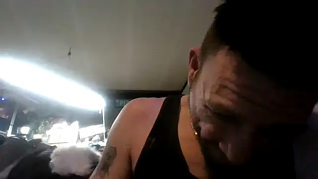 gettinit2wice online show from October 31, 2025, 8:49 pm