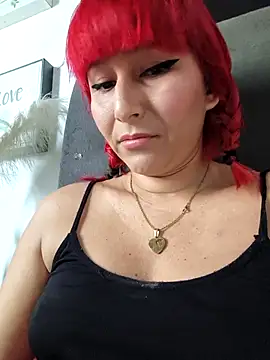 florecita9 online show from March 30, 2026, 6:31 pm